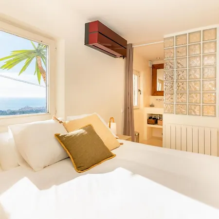 Stunning Ibizenca With Private Pool In *