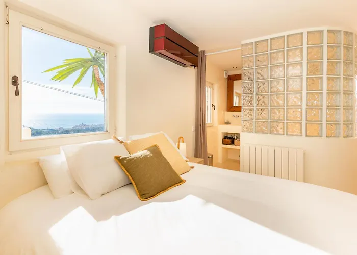 Stunning Ibizenca With Private Pool In *