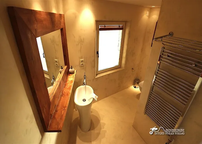 Stunning Ibizenca With Private Pool In Sitges